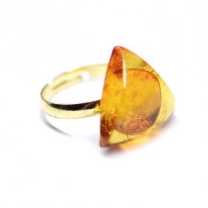 large amber rings have amber size from few milimeters to few cm